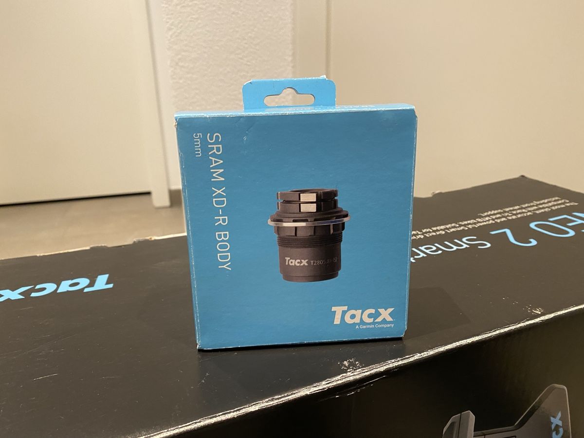 Tacx Hometrainer: Tacx NEO 2 Smart-Trainer  – Usato da Hombrechtikon venduto da Loollaan 5