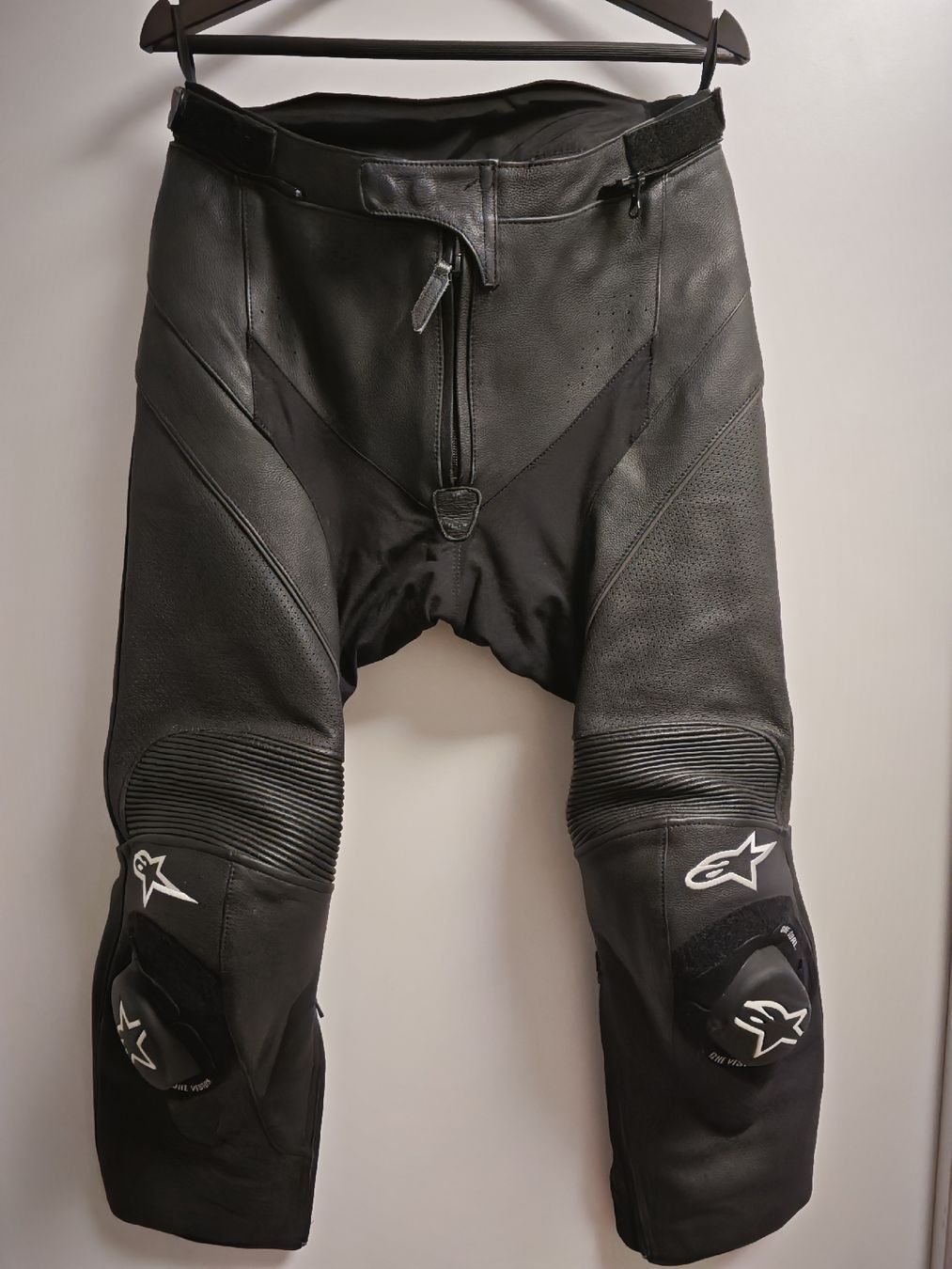 Anzüge: Alpinestars Motorradhose + Lederjacke – Neu (gemäss Beschreibung) aus Zürich von french23 6