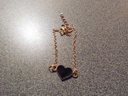 Armband goldfarbig, Herz schwarz