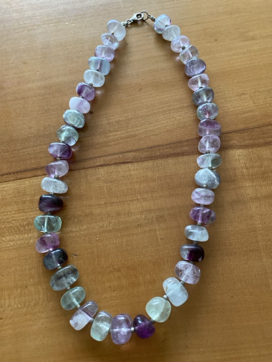 Ketten: Edelstein Kette, hochwertig, 52 cm lang – Gebraucht aus Adliswil von luzia31