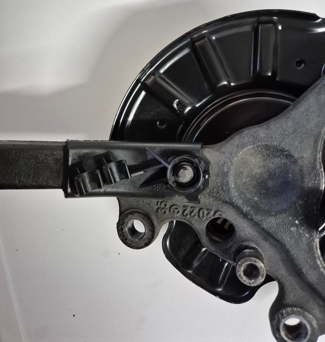 Mercedes-Benz Tutti pezzi di ricambio auto: Achsschenkel Mercedes Benz W220 v.l. – Usato da Siebnen venduto da Brixia 3