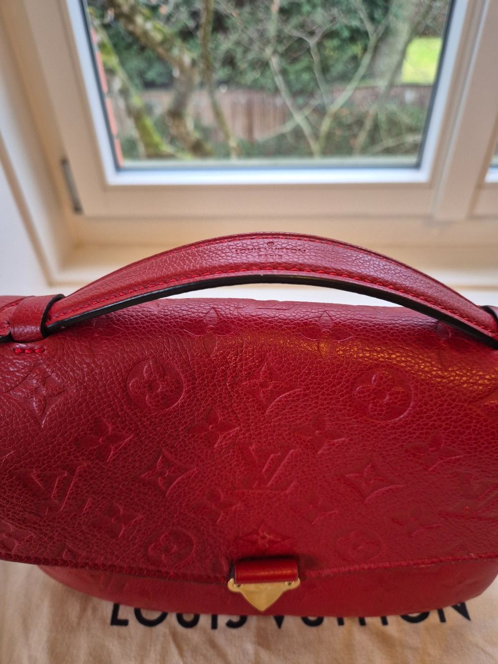 Louis Vuitton Taschen für Damen: Louis Vuitton Tasche Metis Monogram Empreinte rot – Gebraucht aus Winterthur von vabit_9 1