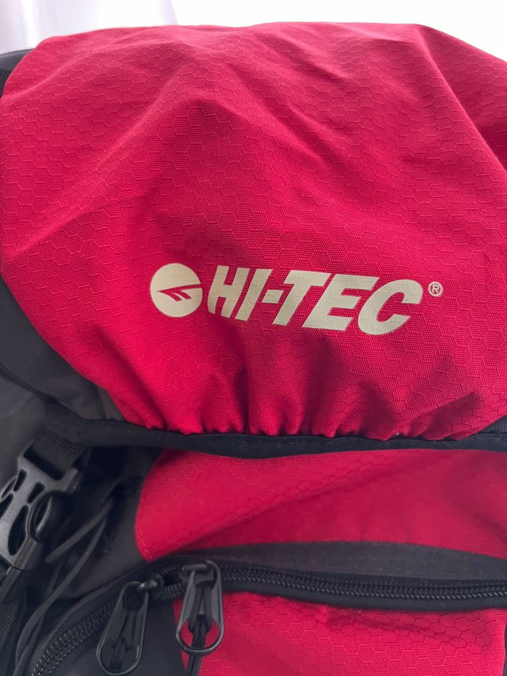 Hi-Tec Zaini: Rucksack HI-TEC. – Usato da Langenthal venduto da langenthal333 2