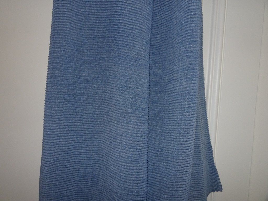 Foulard & Sciarpe: Écharpe bleue plissée – Usato da Châtelaine venduto da fil_7lqg 4