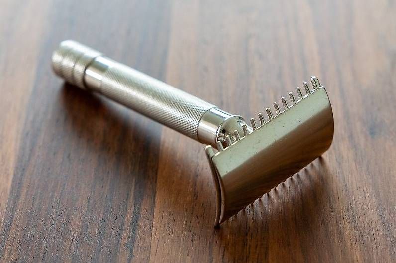 Rasierapparate & Rasierklingen: Rasoir Gillette Single Ring Old Type, with Replica Handle – Gebraucht aus Avry-sur-Matran von Berlingo1