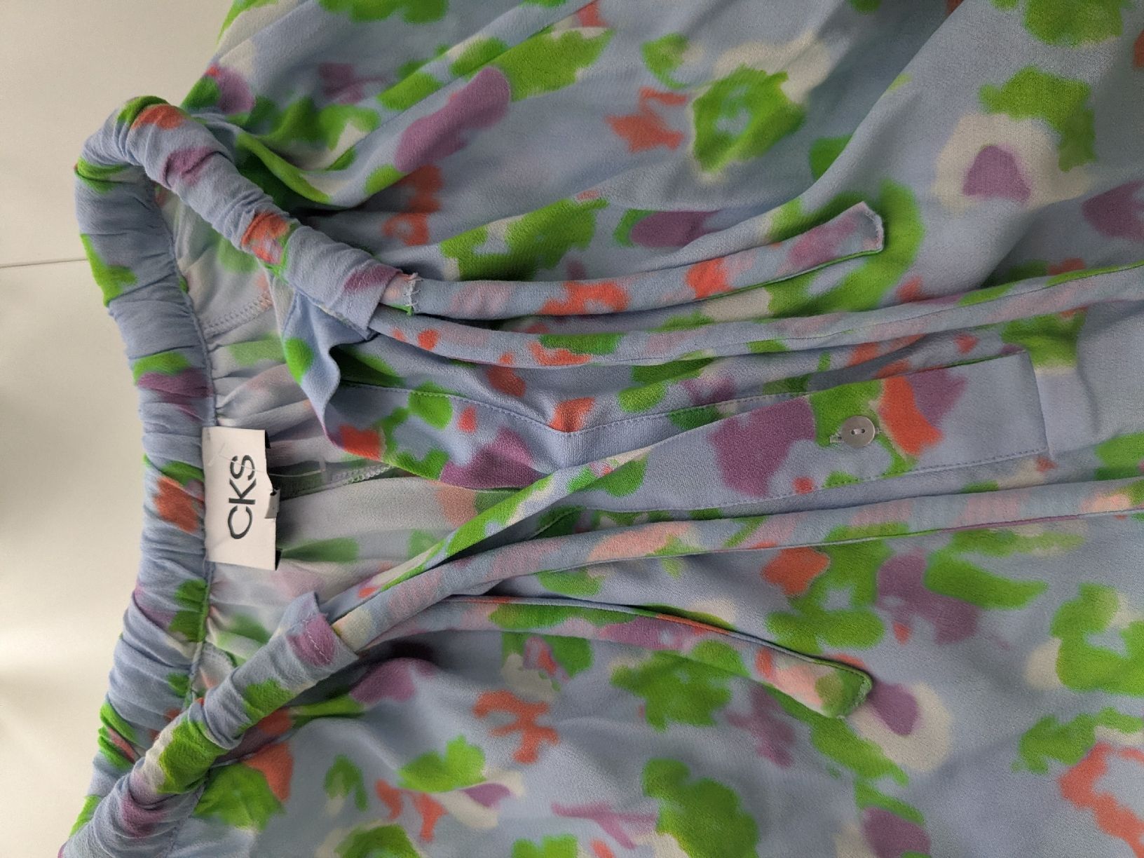Kleider: Kleid CKS Blumenmuster Blau Lila Grösse 36 – Gebraucht aus Rorschach von olg_5qq2 4