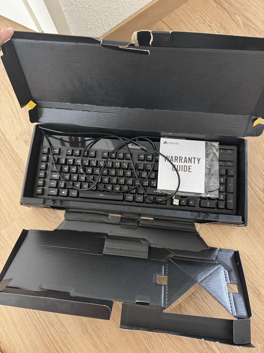 Corsair Tastaturen: Gaming Keyboard + Headset – Gebraucht aus Watt von andrepat 1