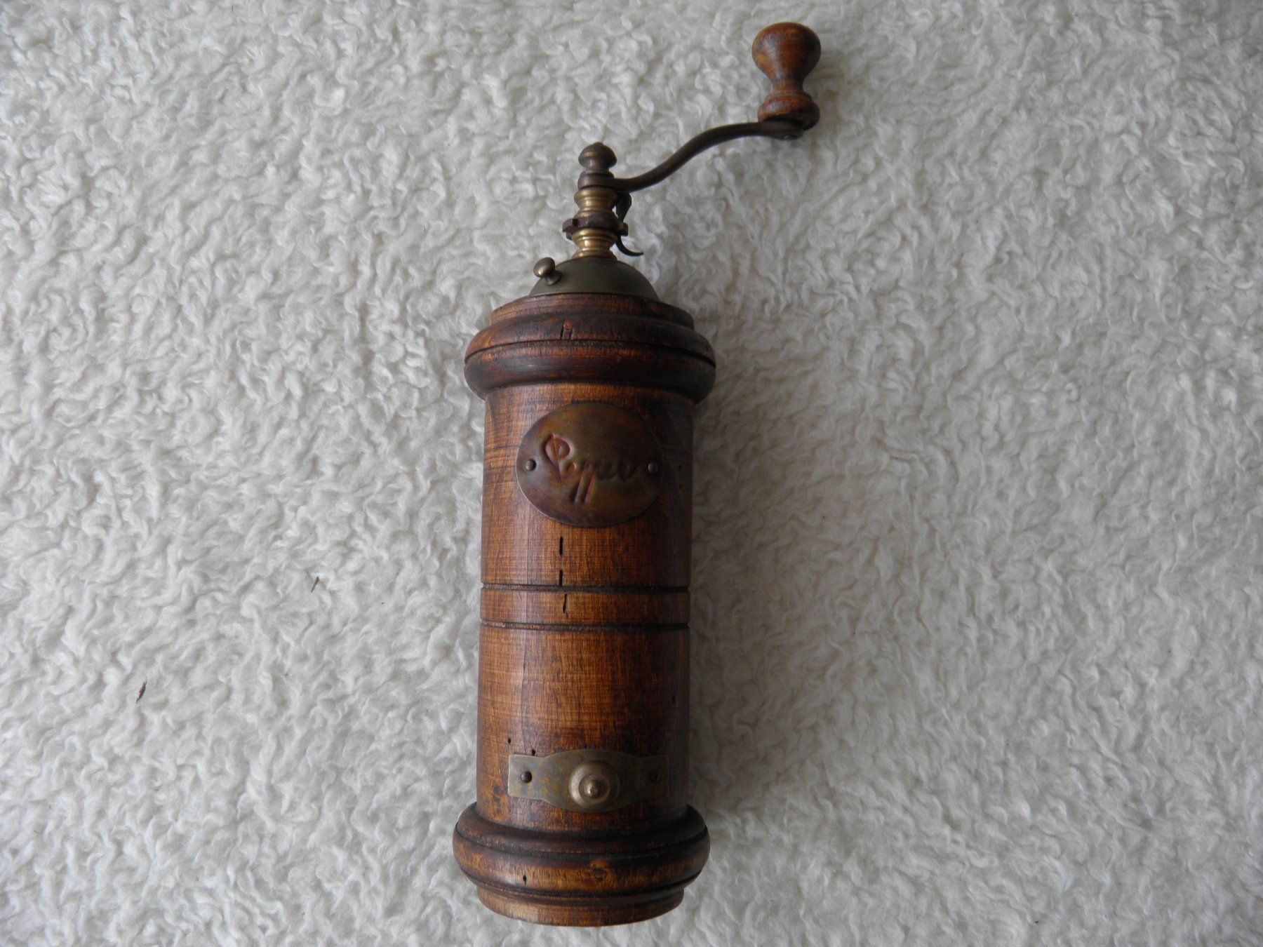 Küchengeräte: Vintage Pfeffermühle – Gebraucht aus Triesen FL von Trigon 6