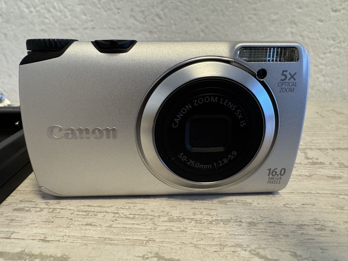 Canon Appareil photo: Canon a3300is Digitalkamera – D'occasion à Zunzgen par milesdavis76