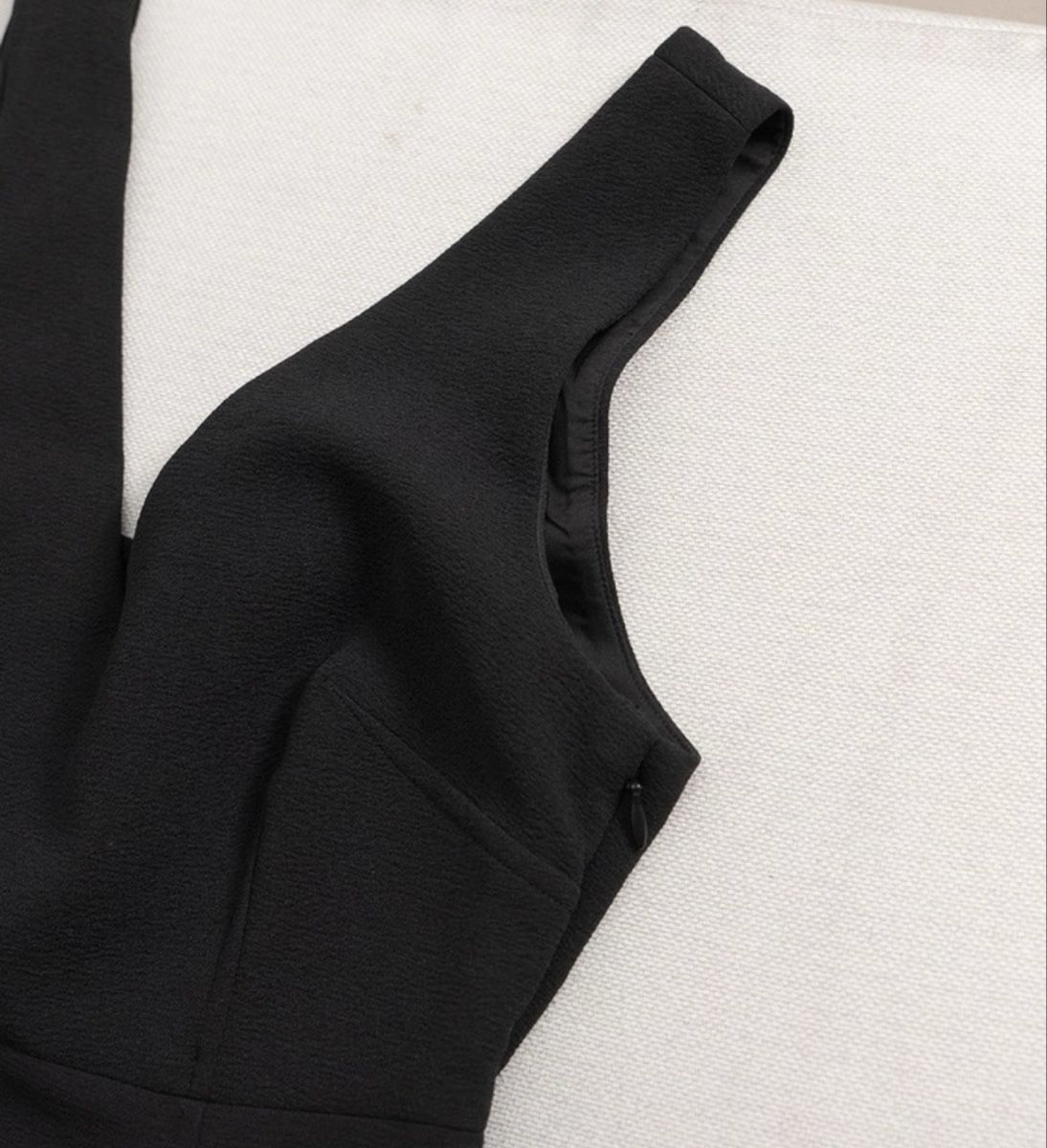 Kleider: klassisches schwarzes Kleid – Neu und originalverpackt aus Veyras von ValClasse 5