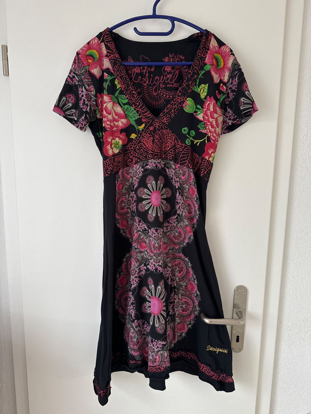 Desigual Vestiti: Desigual Kleid Gr L – Usato da Gelterkinden venduto da Biene8