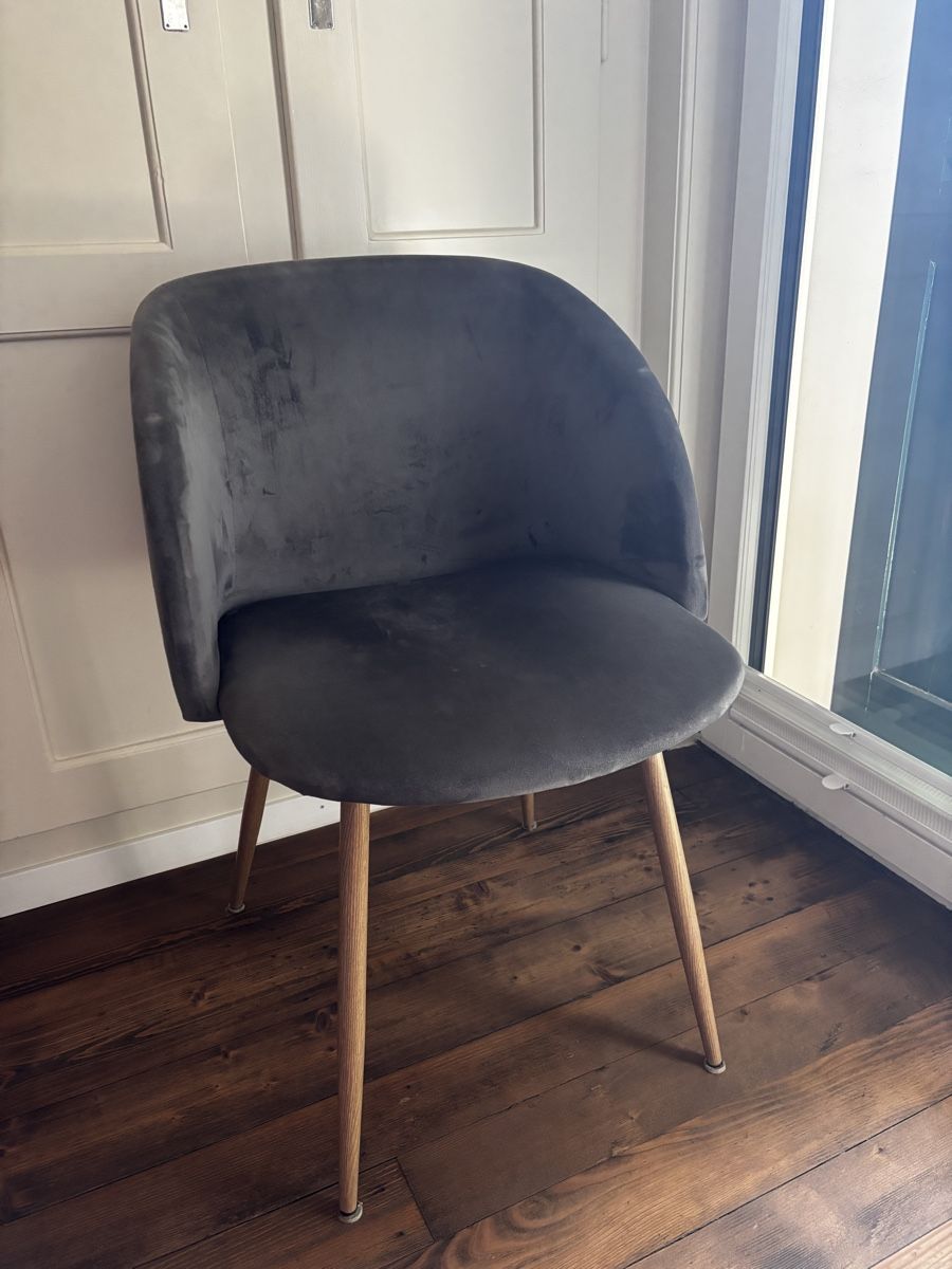 Livique Chaises: Stuhl Samt grau – D'occasion à Thun par Babindli