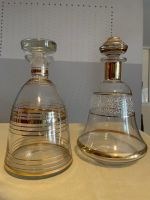 Deux carafes vintage en verre décoré à l’or – très bon état