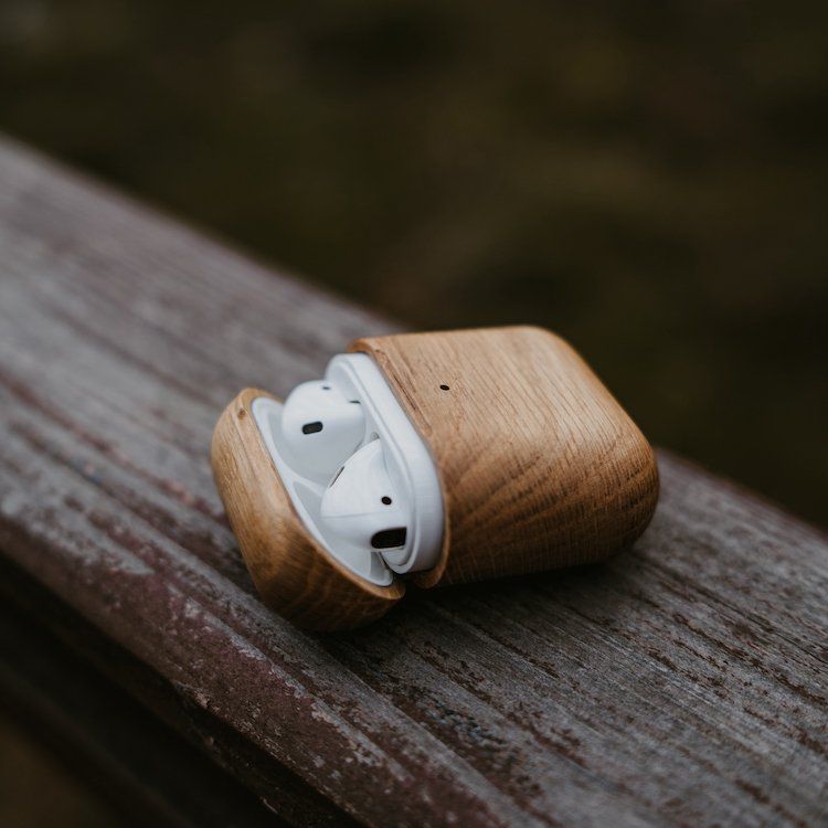 Apple Covers & Schutzfolien: AirPods Cases aus Eiche von Oakywood – Neu und originalverpackt aus Meilen von kleisi01 6