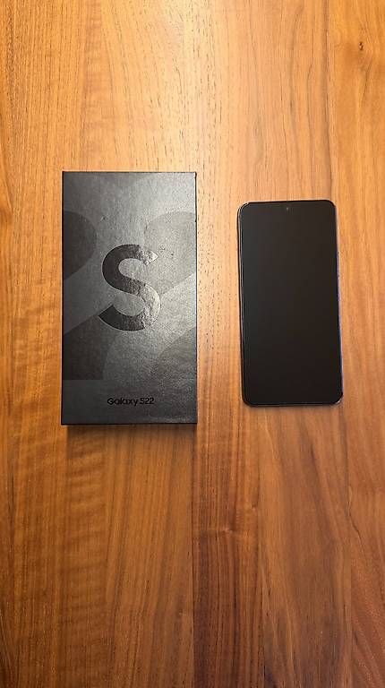 Samsung Telefoni cellulari / Smartphones: Samsung Galaxy S22 <=== – Usato da Zug venduto da Sirrider