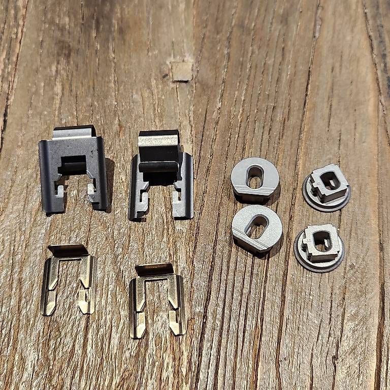Componenti elettronici: Siemens Buchsenset 00626210 – Nuovo (secondo la descrizione) da Roggwil BE venduto da HOBBYHORSECOMPANY