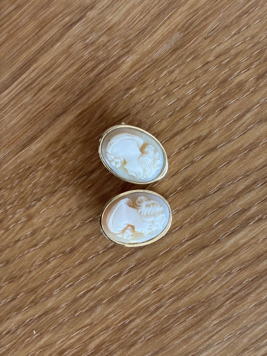 Orecchini pendenti & Orecchini a lobo: 18k gold and cameo earrings – Nuovo (secondo la descrizione) da Aarau venduto da banzinho 6