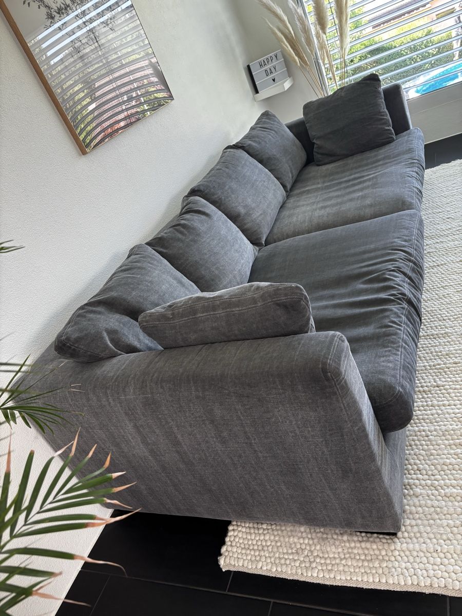 Sofas: Canapé gris 4 places bon état – Gebraucht aus Marly von Huggy1 5