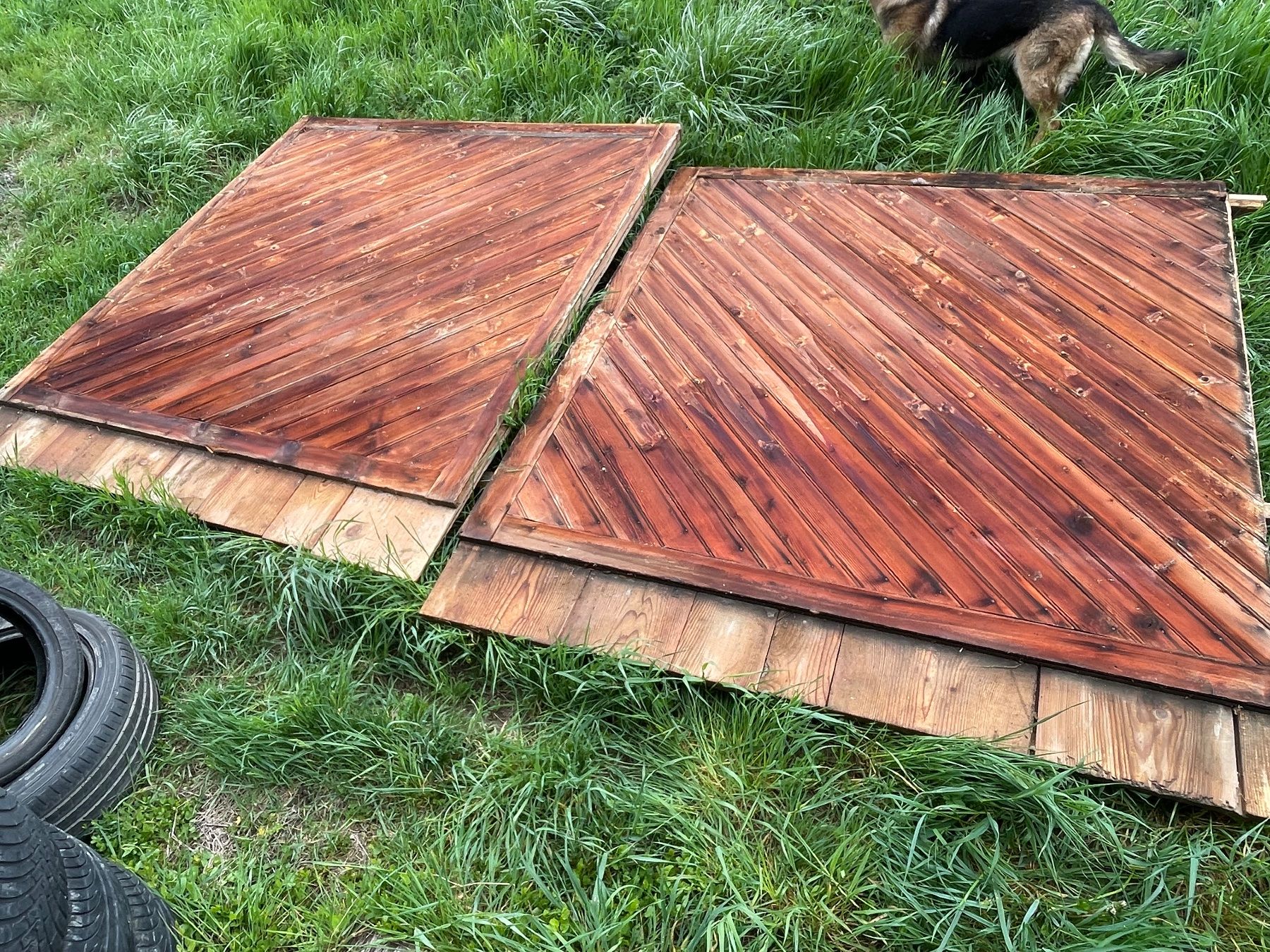 Porte: Scheunentor aus Holz – Usato da Gletterens venduto da XBHS7412