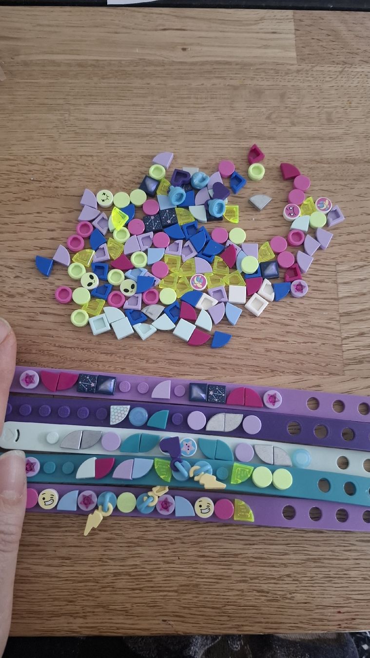 Bracelets: Lego Dots Armbänder – D'occasion à Wäldi par Fergiu