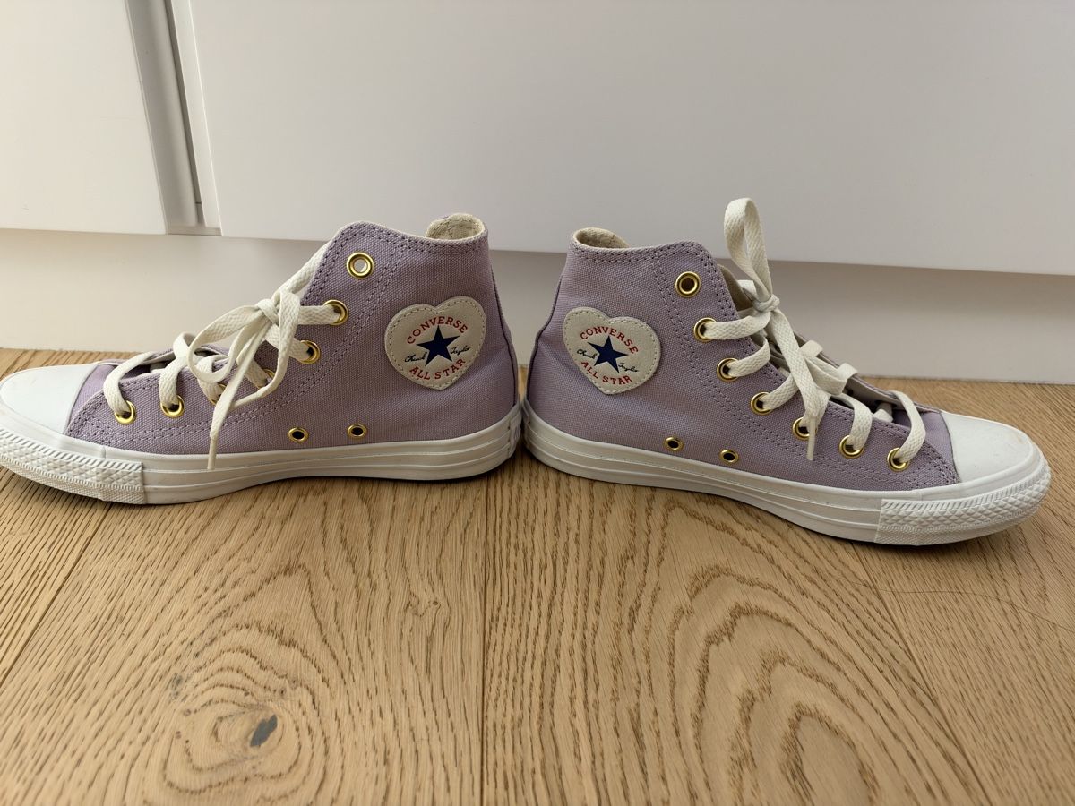 Converse Schuhe für Mädchen: Converse heart limited edition  – Neu (gemäss Beschreibung) aus Thonex von MrB55555 1