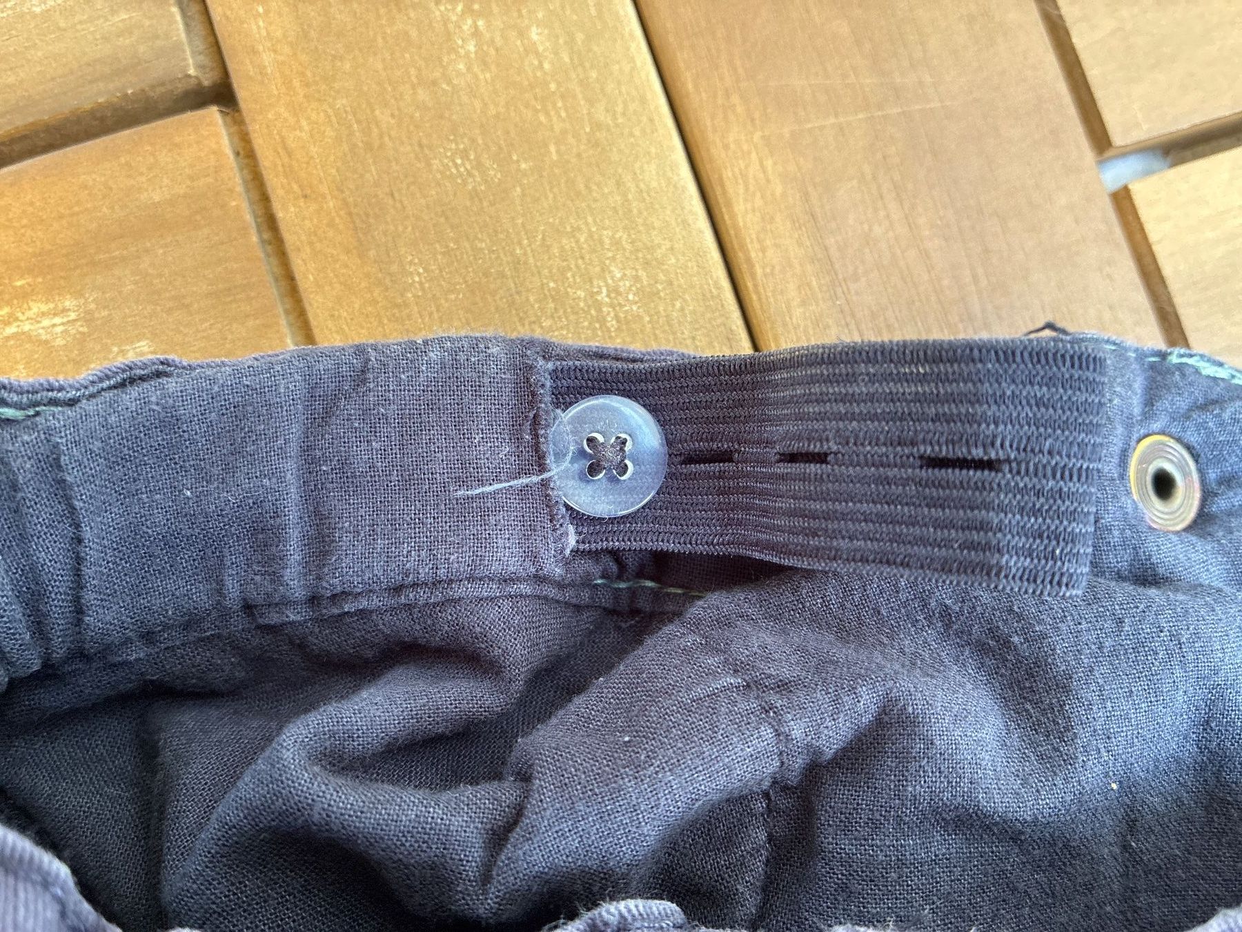 Pantaloni: Kurze Hose Jeans dunkelblau, Grösse 134 – Usato da Guntershausen venduto da Gloominati 3