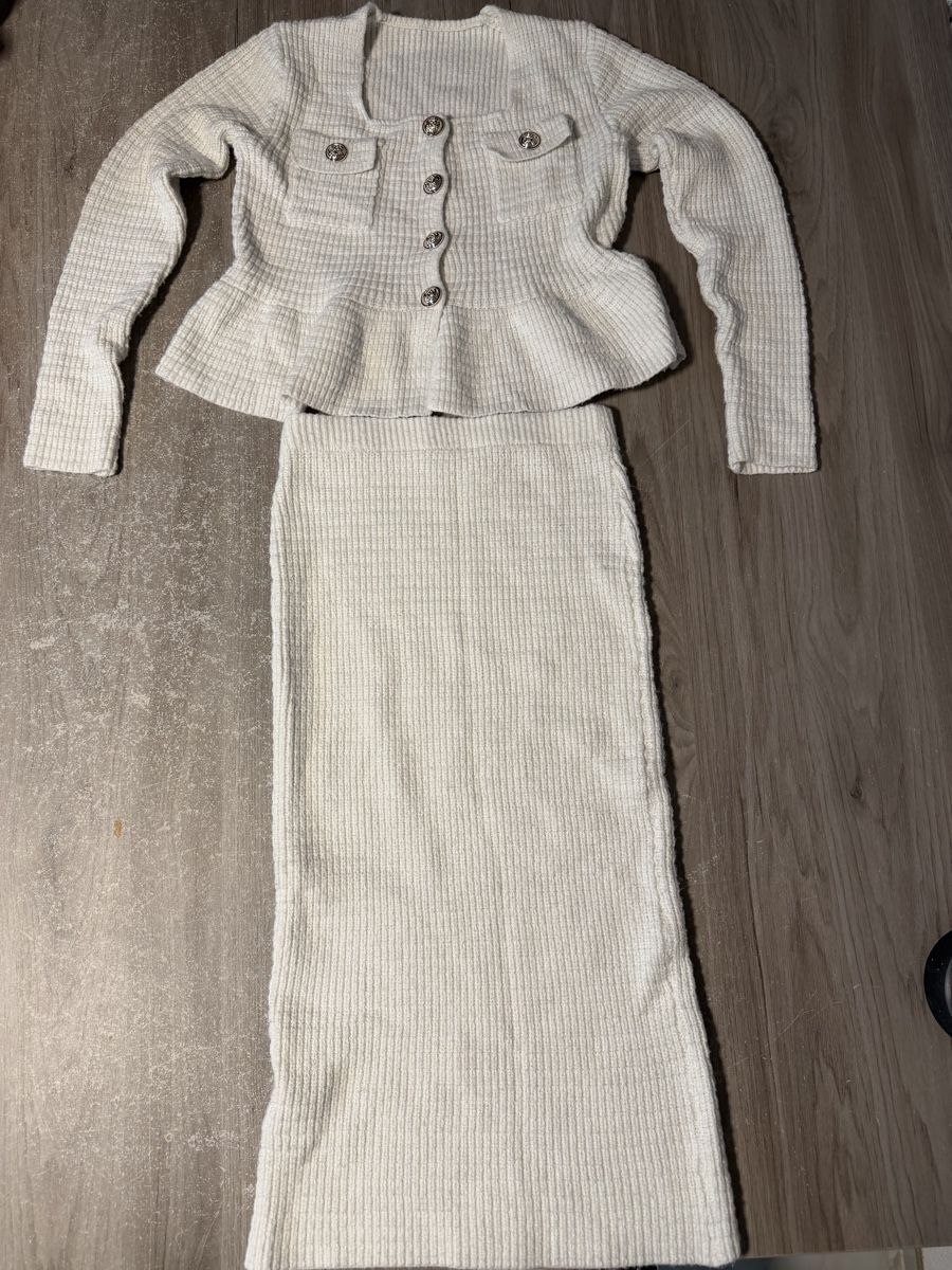 Shein Lotti di vestiti: Rock- und Bouclé-Jacke-Set, elegant und raffiniert – Usato da Galmiz venduto da Sharonlecchi