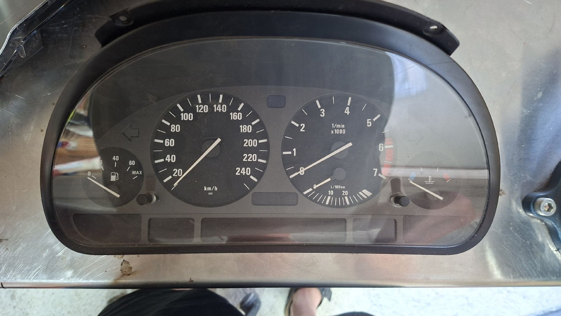 BMW Tutti pezzi di ricambio auto: Compteur BMW E38 V8 – Usato da Vérossaz venduto da Thibault1234
