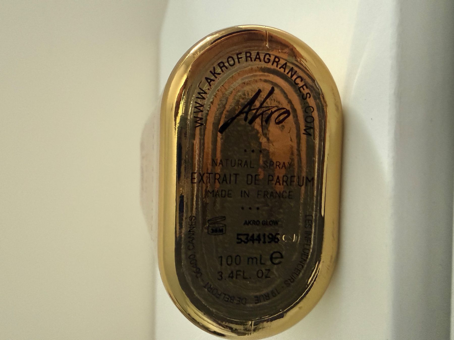 Profumi & Eau de Toilette: Akro - Glow Extrait de Parfum 100 ml – Nuovo (secondo la descrizione) da Euthal venduto da Parfumgirl 1