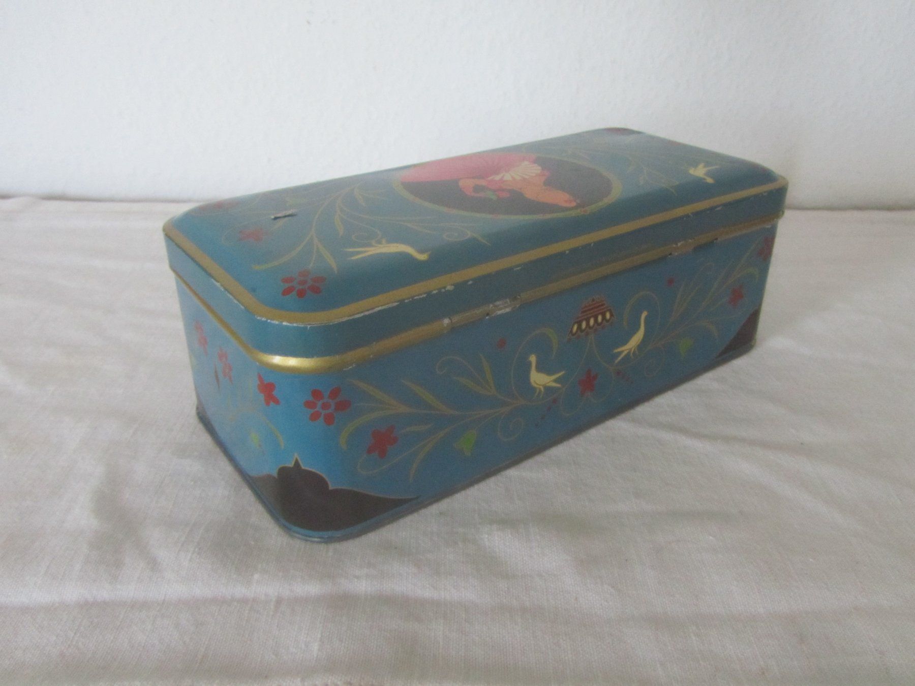 Pots: Jugendstil Blechdose mit Blumenmuster und Dame in Rosa – D'occasion à Seengen par mikelele 2
