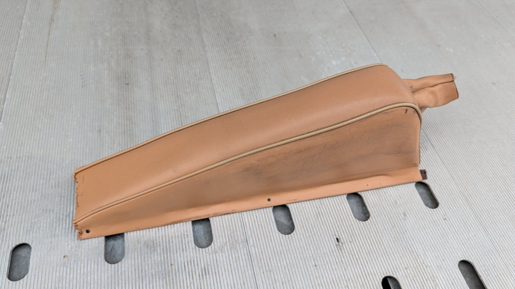 Triumph Tutti pezzi di ricambio auto: Mittelkonsole für Triumph GT6 oder Spitfire – Usato da Wuppenau venduto da Signum001 3