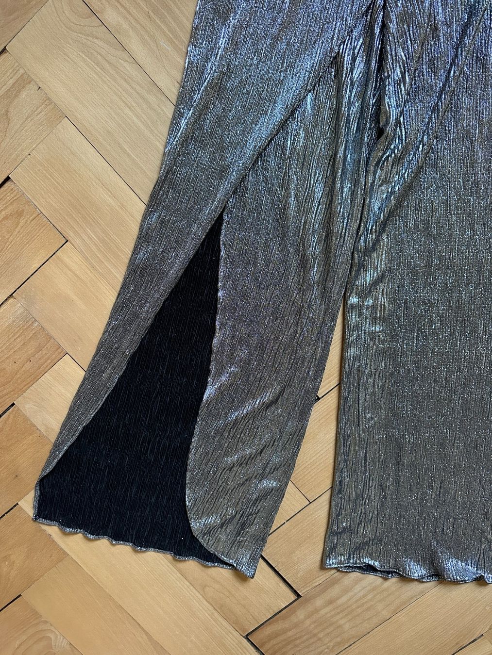 Zara Pantaloni: ZARA - Glitzer Party Plisseehose M – Usato da Zürich venduto da Diazaio 2