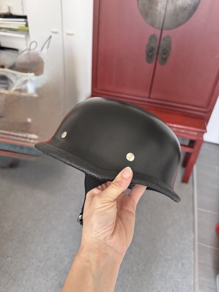 Caschi & visiere: Motorradhelm Halbschale schwarz gebraucht – Usato da Adliswil venduto da Bellezza06