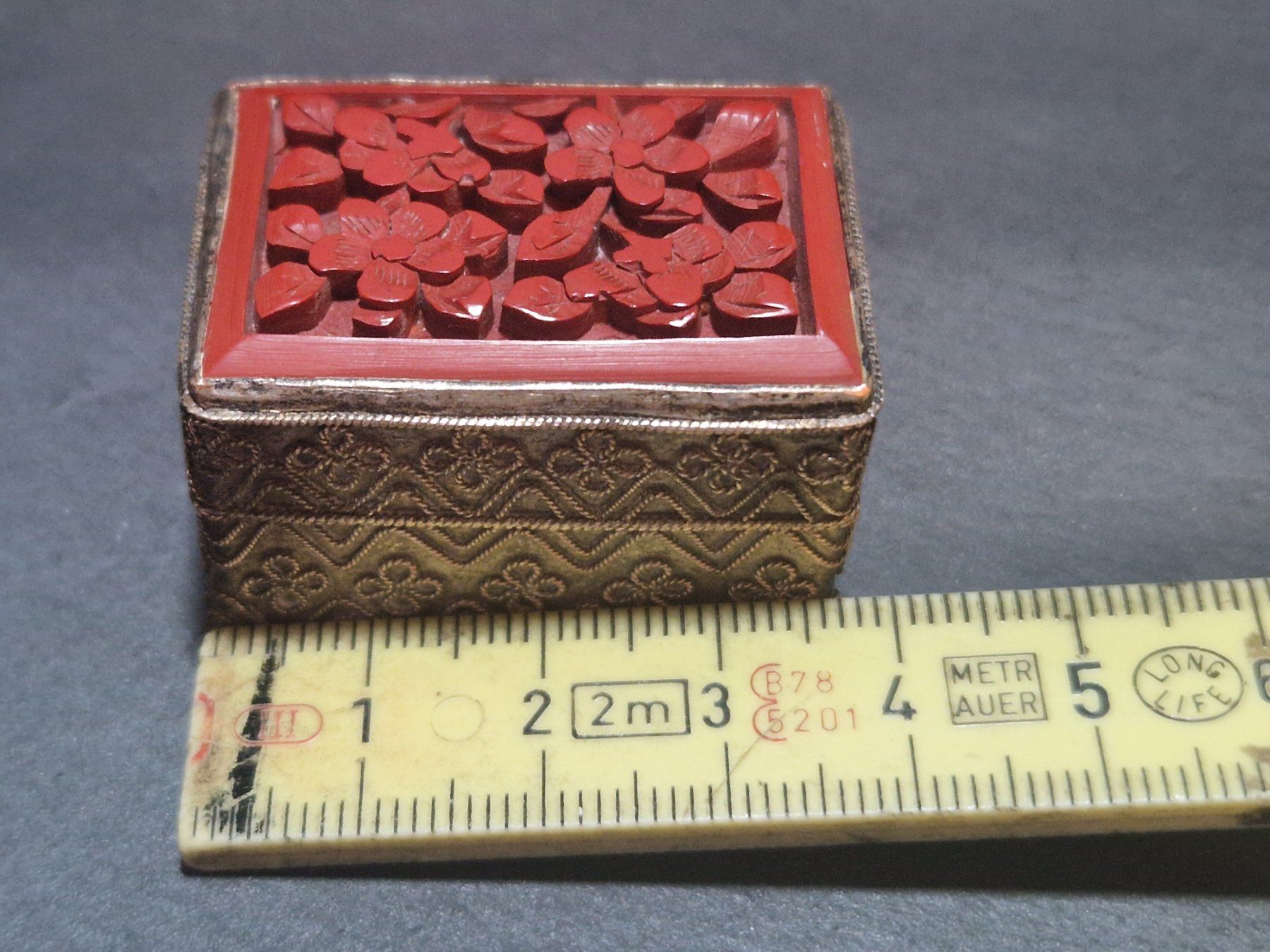 Dosen: Antike chinesische Miniatur-Dose – Gebraucht aus Winterthur von Sadega 3