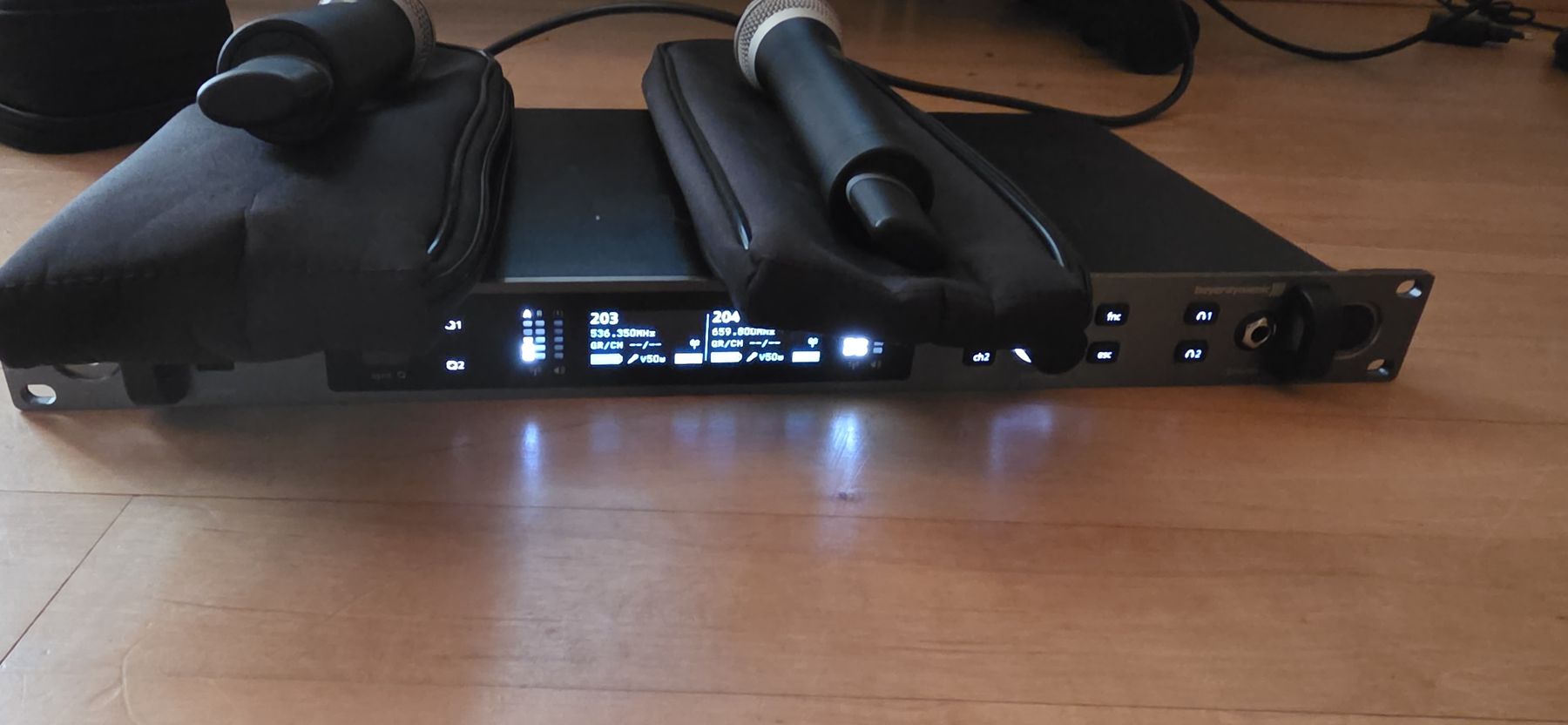 Radiocomunicazione: BeyerDynamics TG1000 Funkmikrofon System – Usato da Muttenz venduto da ove_l8kb 2