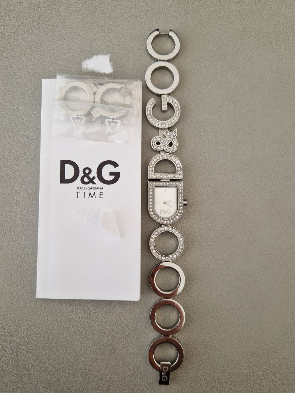 Dolce & Gabbana Orologi: D&G Damenuhr mit Strass – Usato da Aarau Rohr venduto da HappyKoala 1
