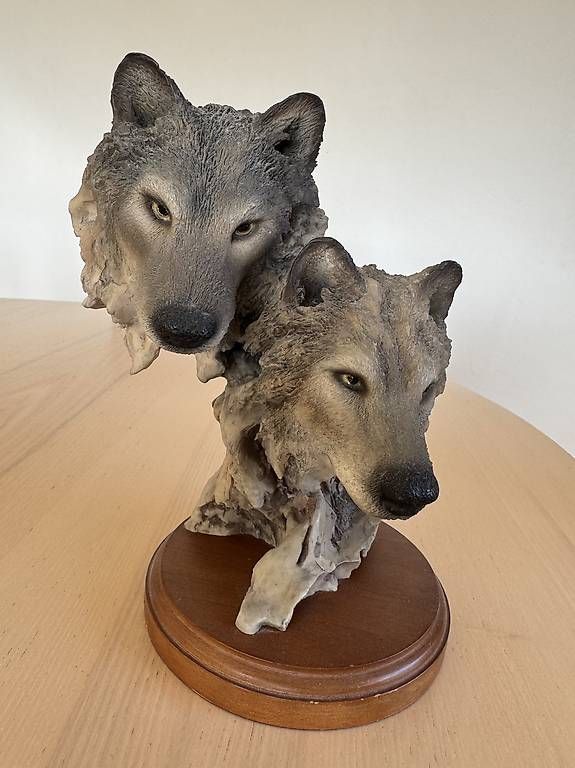 Statuette: Wolfsköpfe – Usato da Baar venduto da Excalibur640