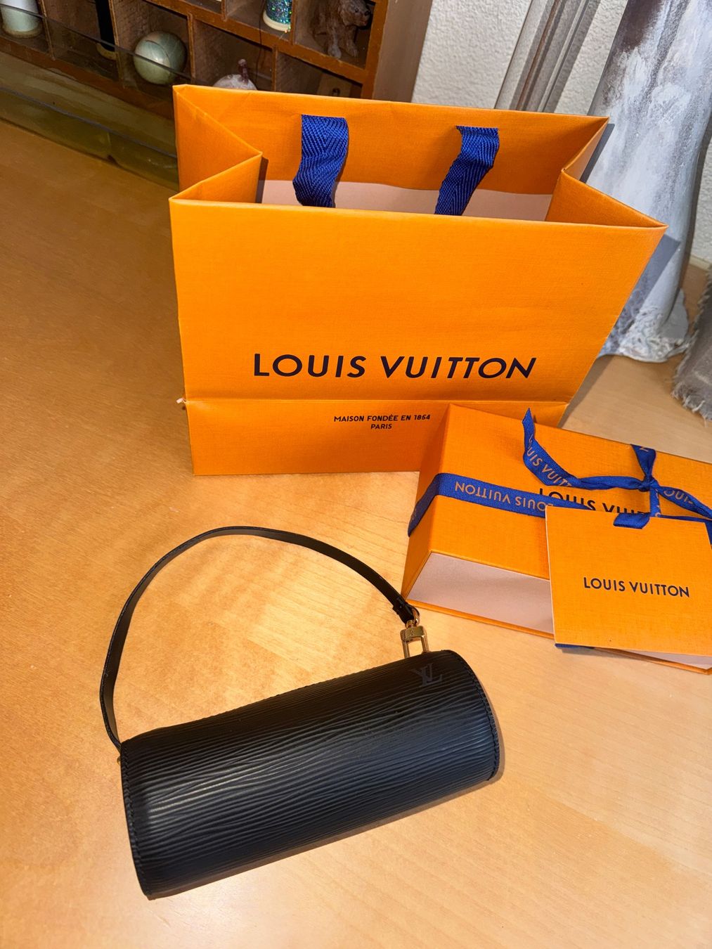 Louis Vuitton Borse da donna: Louis Vuitton Pochette mini Papillon Schwarz Epi – Usato da Buch am Irchel venduto da Pukpan_99 8