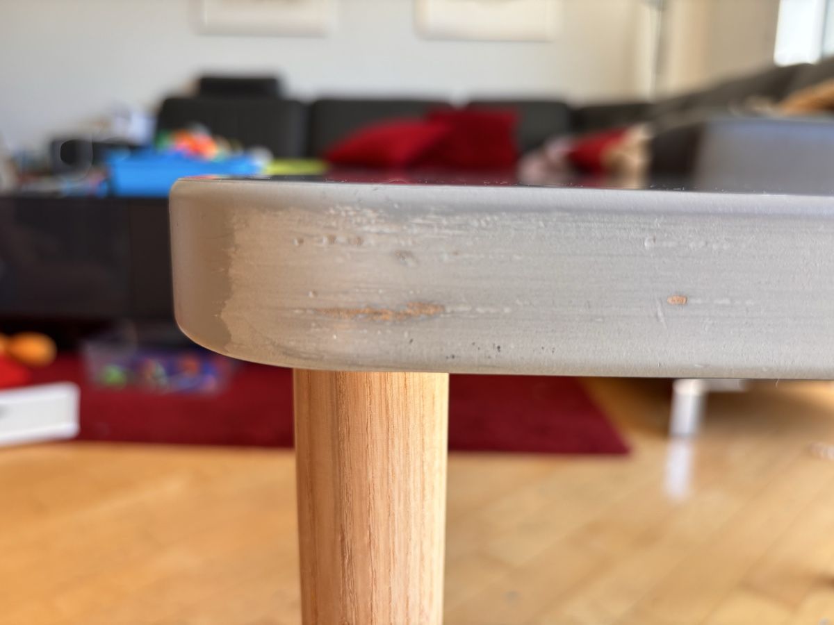 Tische: FLEXA Kindertisch grau mit Holzbeinen – Gebraucht aus Bassersdorf von Andre_g1 3