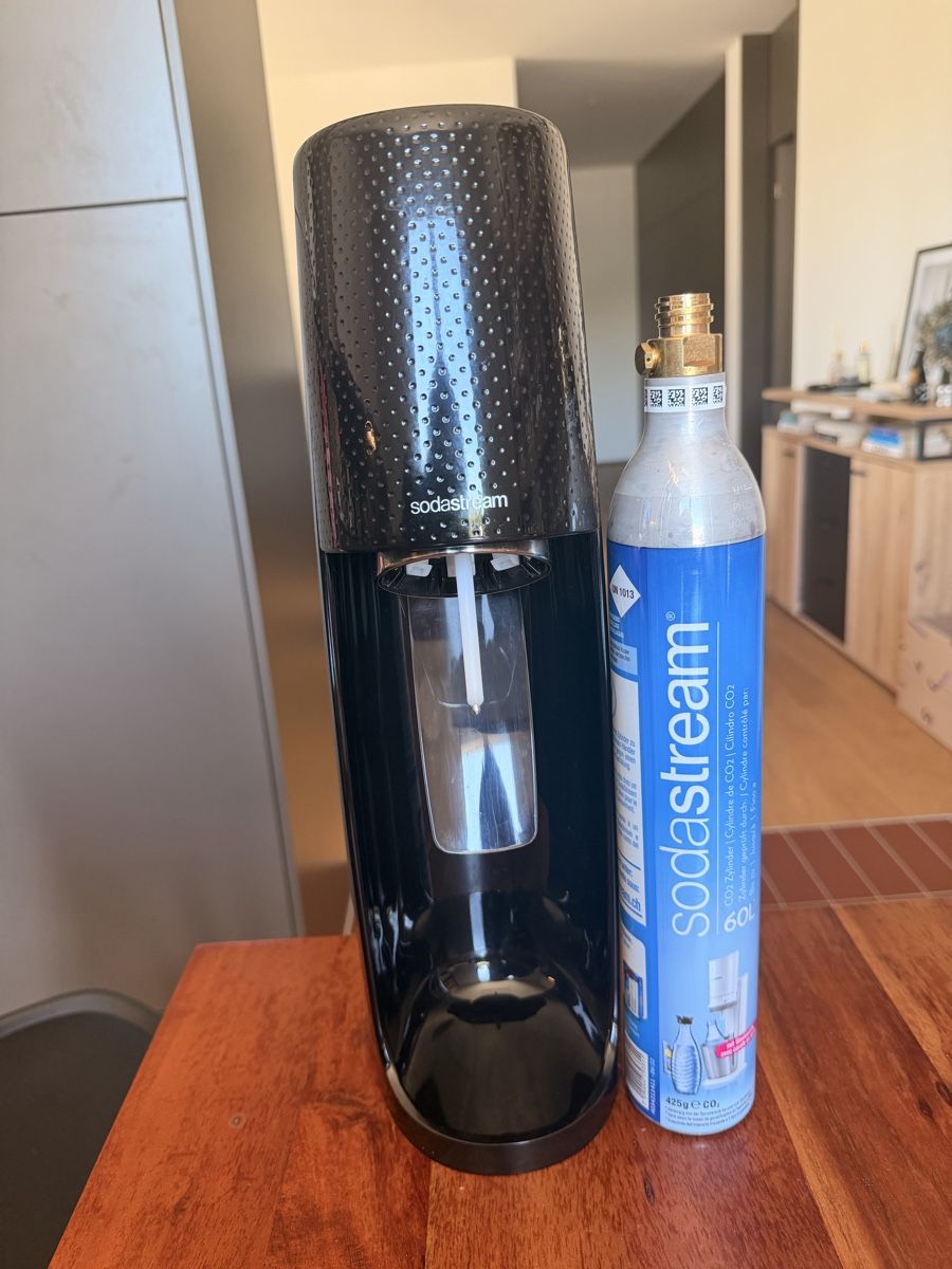 Sodastream Elettrodomestici da cucina: Sodastream with Gas cylinder – Usato da Zürich venduto da diggler33 1