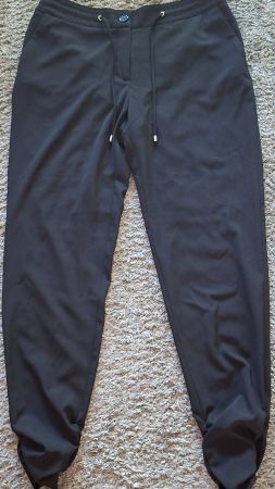 Damen Hose schwarz Grösse 38 guter Zustand