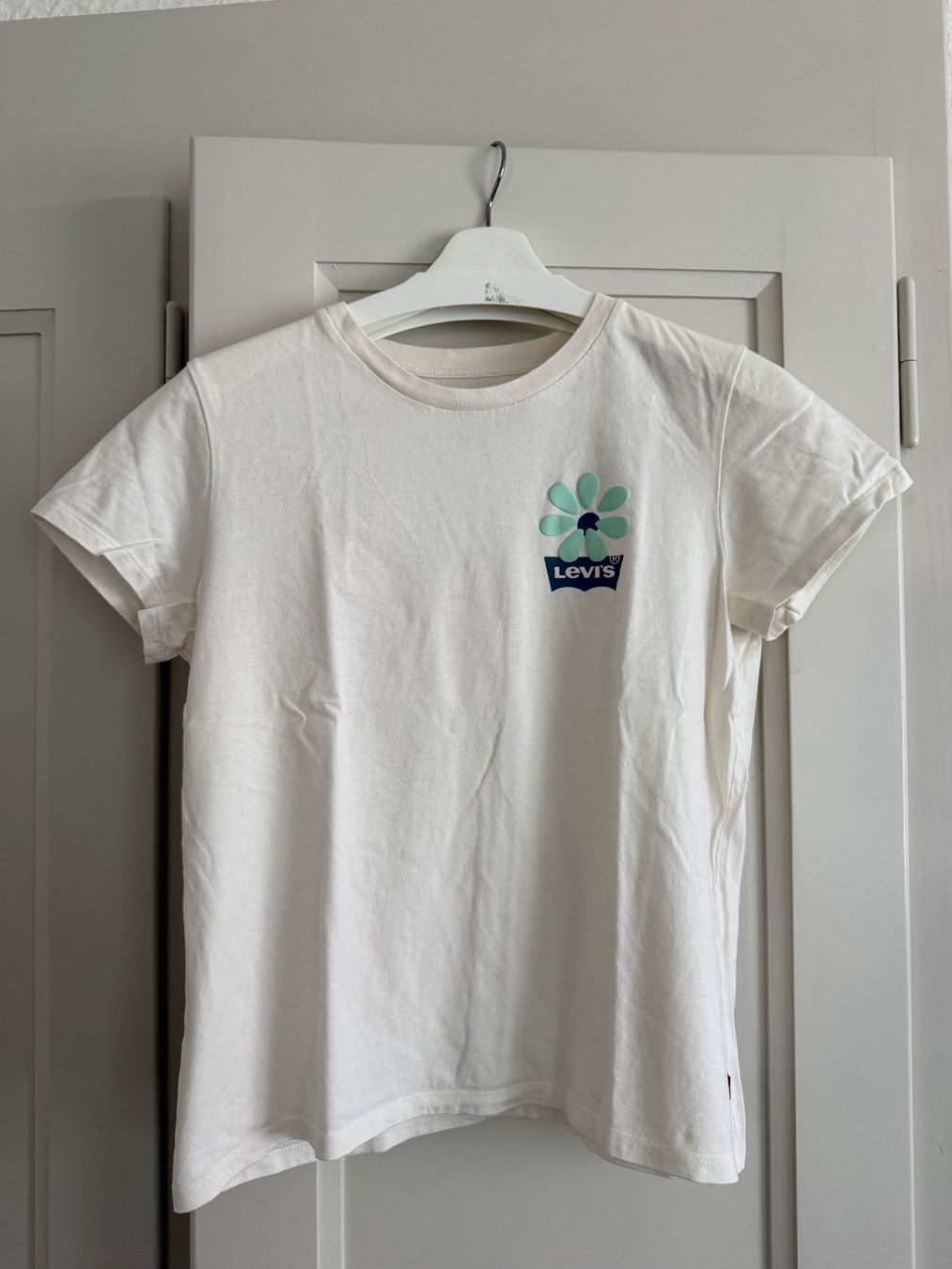 Lotti di vestiti: Converse und Levi's Shirts Grösse M – Usato da Bern venduto da sar_lps7 1
