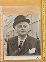 Art Carney, Original Autogramm auf Grossfoto in s/w