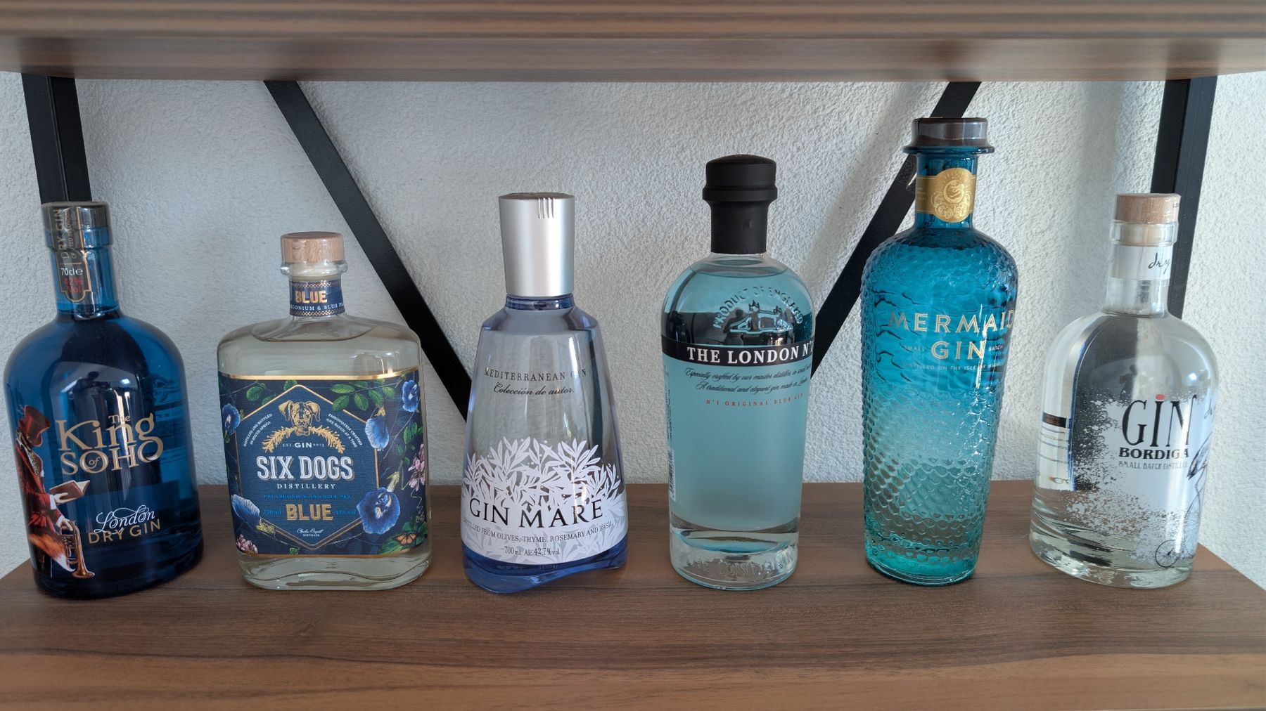 Spirituosen: Gin Sammlung inkl. Holzregal beleuchtet – Neu und originalverpackt aus Mörschwil von Manser08 6