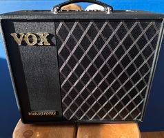Vox Valvetronix VT40X Gitarrenverstärker + VFS5 Fusschalter
