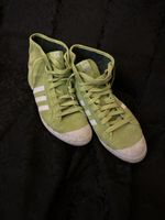 adidas Turnschuhe in knalligem Grün