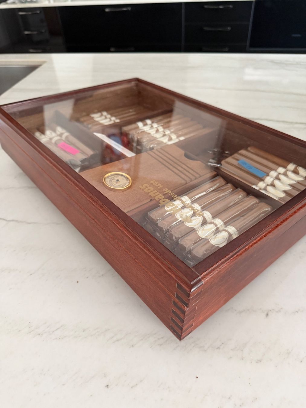 Humidore: Humidor mit 47 originalen Davidoff Zigarren – Gebraucht aus Safenwil von Corahund