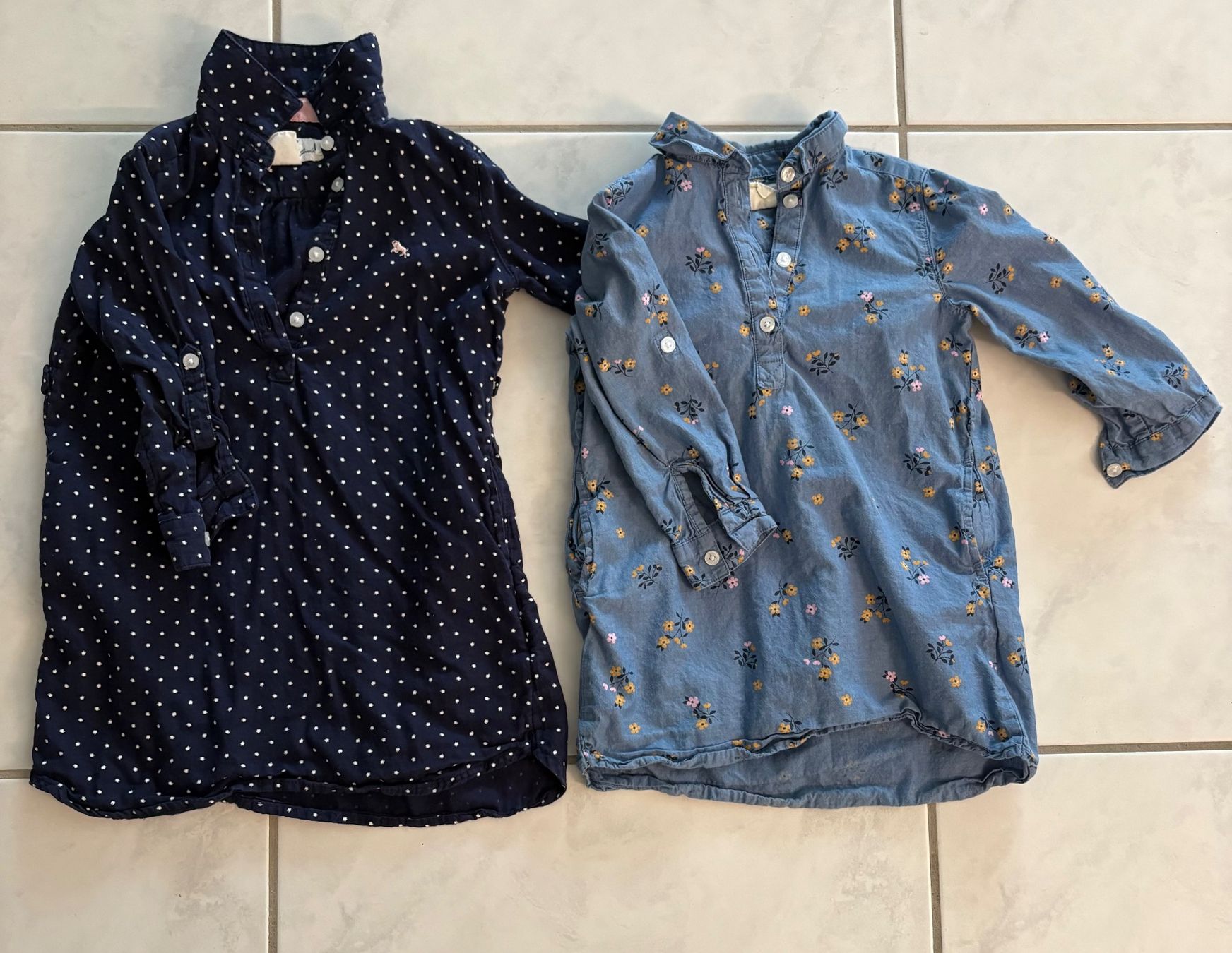 Blusen, T-Shirts & Tops: 2x Blusen Grösse 92 – Gebraucht aus Wangen ZH von pink28