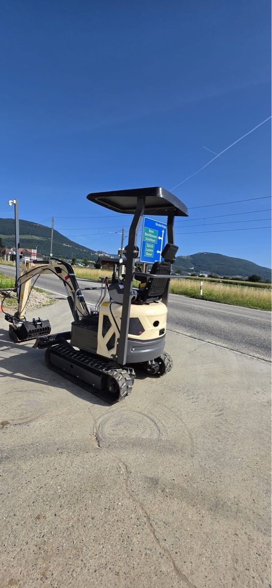 Hutter Escavatori: Bagger 1,5 Tonnen Nuoman – Usato da Niederbipp venduto da baggerch 3