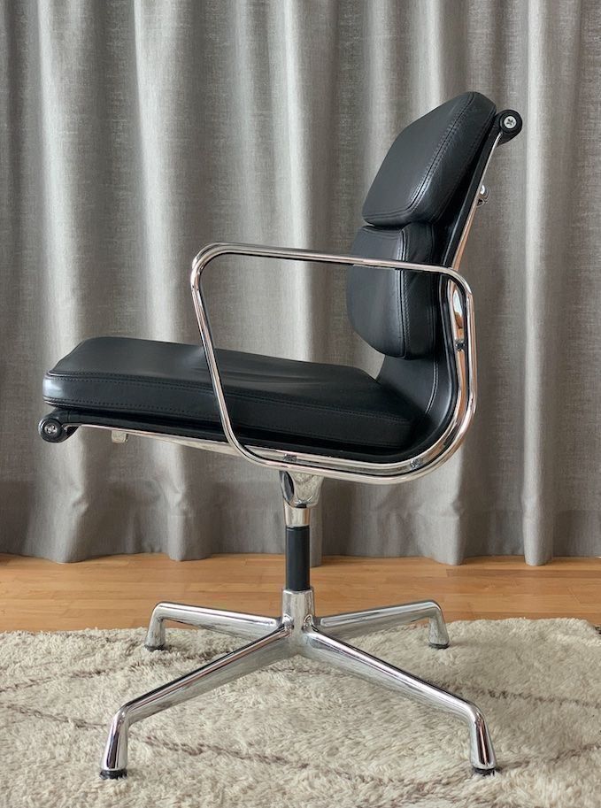 Vitra Poltrone: Vitra EA 208 Soft Pad Charles Eames – Usato da Bern venduto da Zmodern_VIN 2